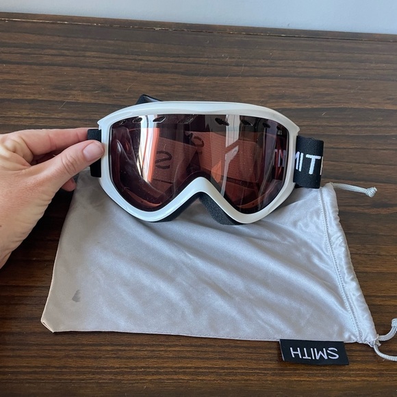 Smith snowboarding skiing goggles with bag - Picture 7 of 7